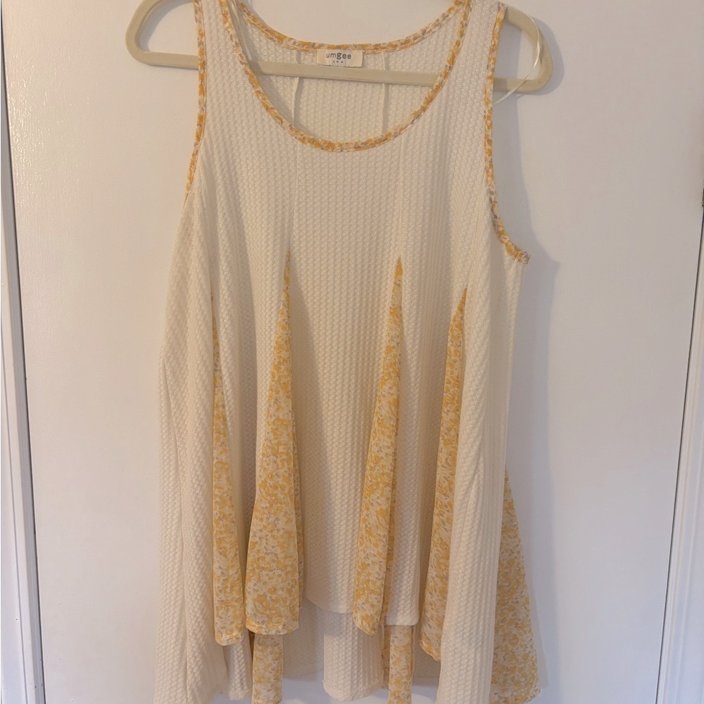 Women’s tank top size medium
